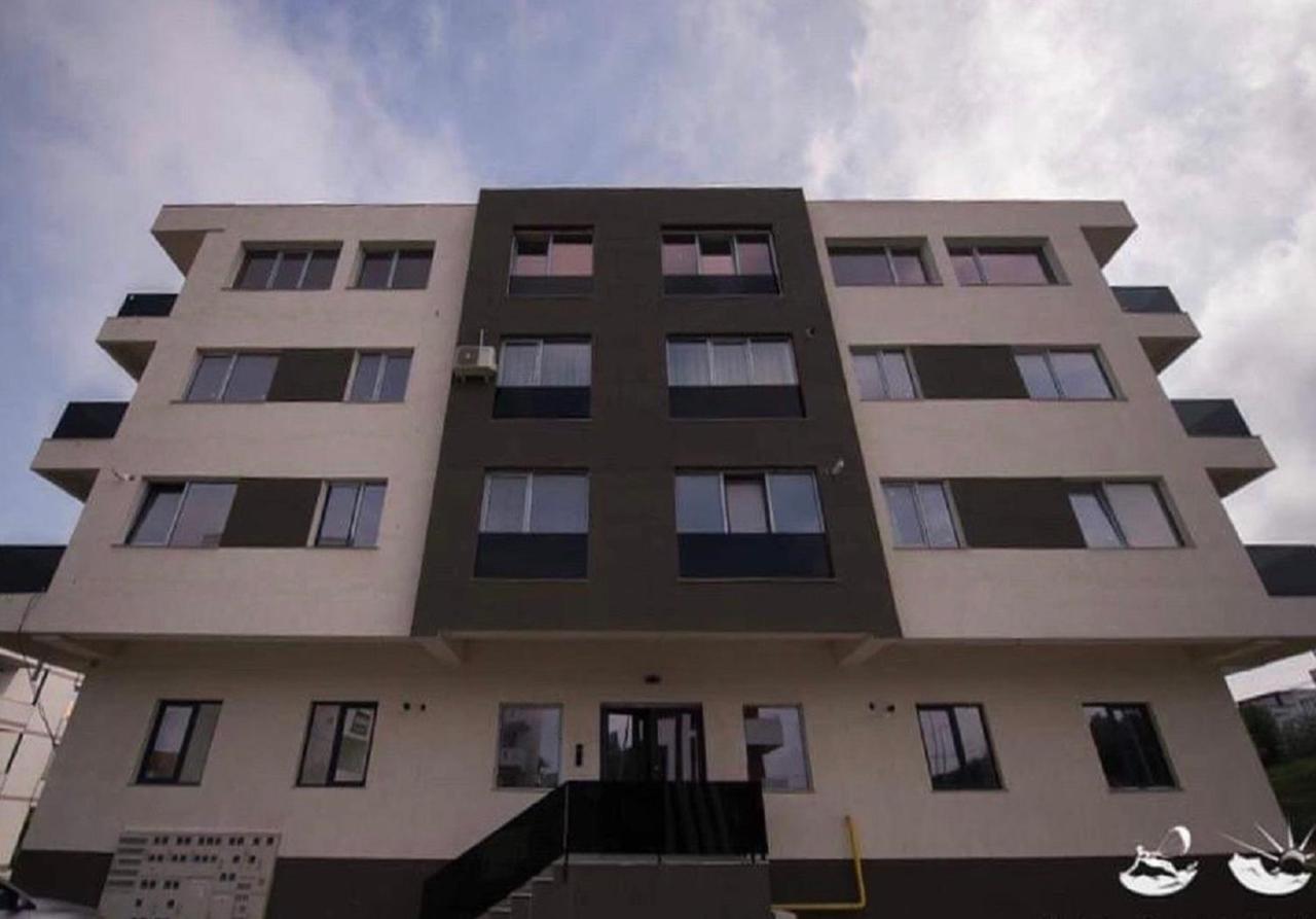Apartel Joy นาโวดาริ ภายนอก รูปภาพ