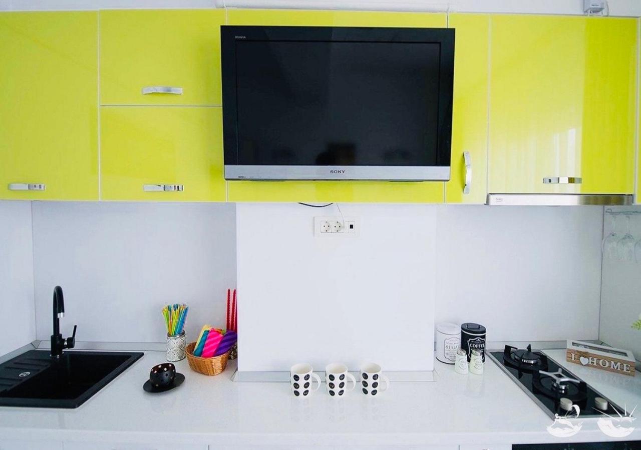 Apartel Joy นาโวดาริ ภายนอก รูปภาพ